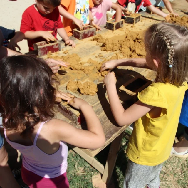 Vive Les Vacances Animation Briquesmusee